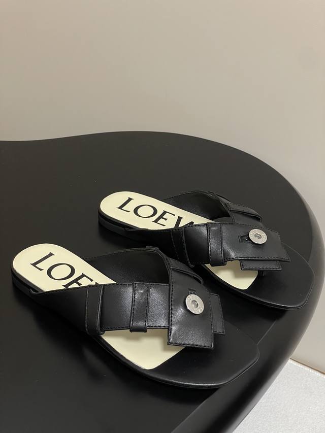 Flat-High-Heeled- Loewe 25Ss New Summer Button Design Flip-Flops Kitten Heels Hi