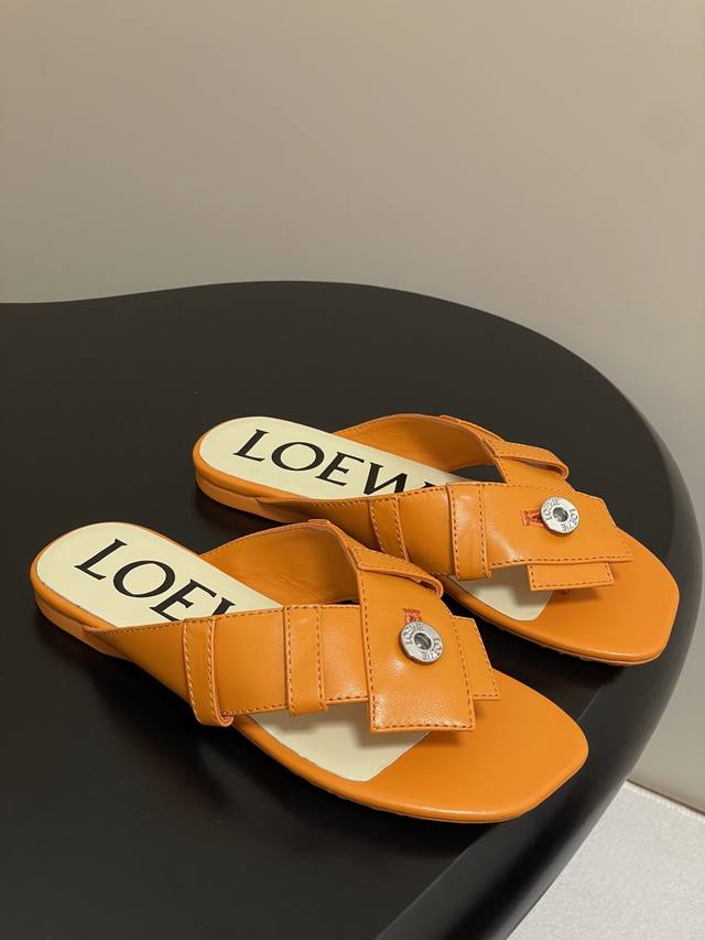 Flat-High-Heeled- Loewe 25Ss New Summer Button Design Flip-Flops Kitten Heels Hi