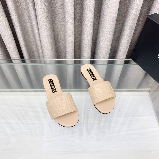 25C New Summer Chanel Letter Embroidered Flat Flip Flops The Breath Of Summer