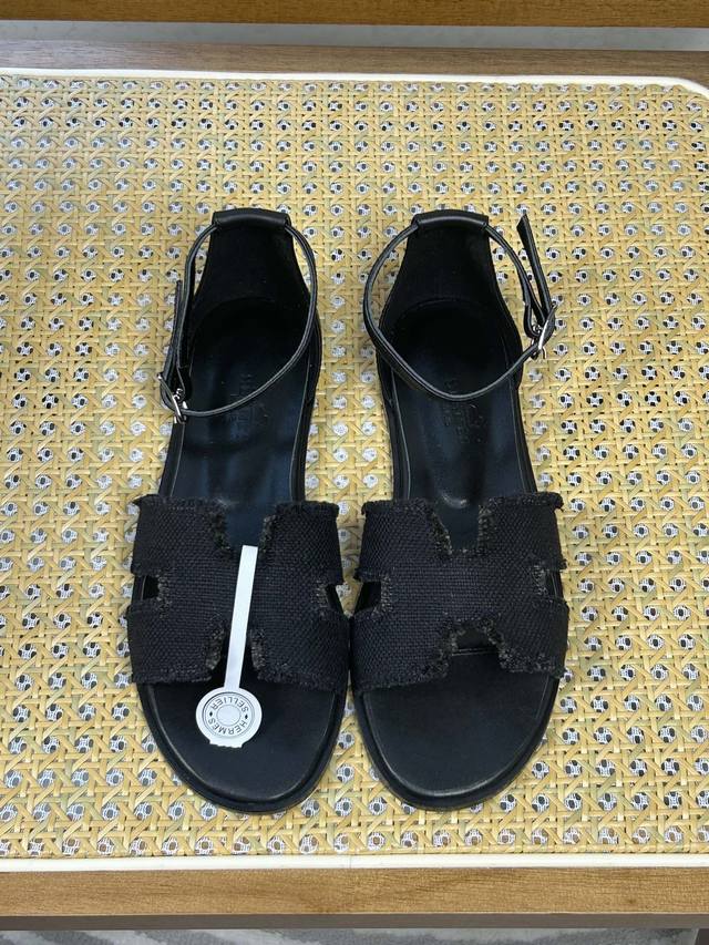 New Color Tassel Factory Price P Hermes Classic Santorini Sandals New Design Ins