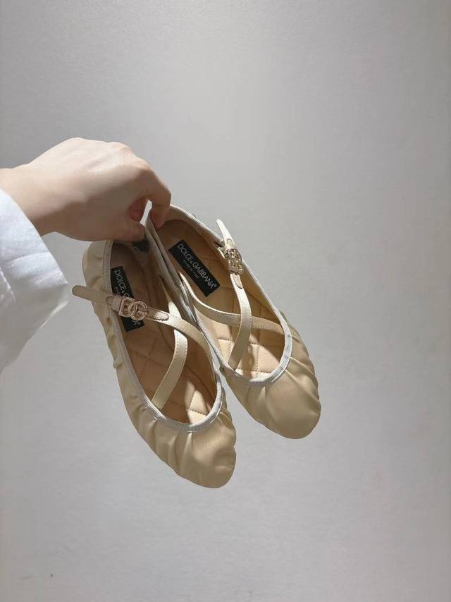 d&G New Style Dancing Shoes, Silk Fabric Lining, Sheepskin Leather Lining, Si