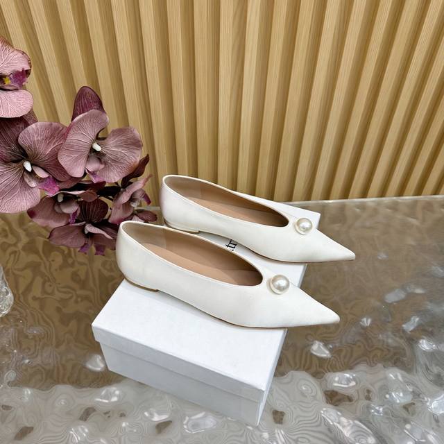 2025 Summer New Magda Butr 25Ss New Pearl Pointed Toe Shoes I Believe All Gir