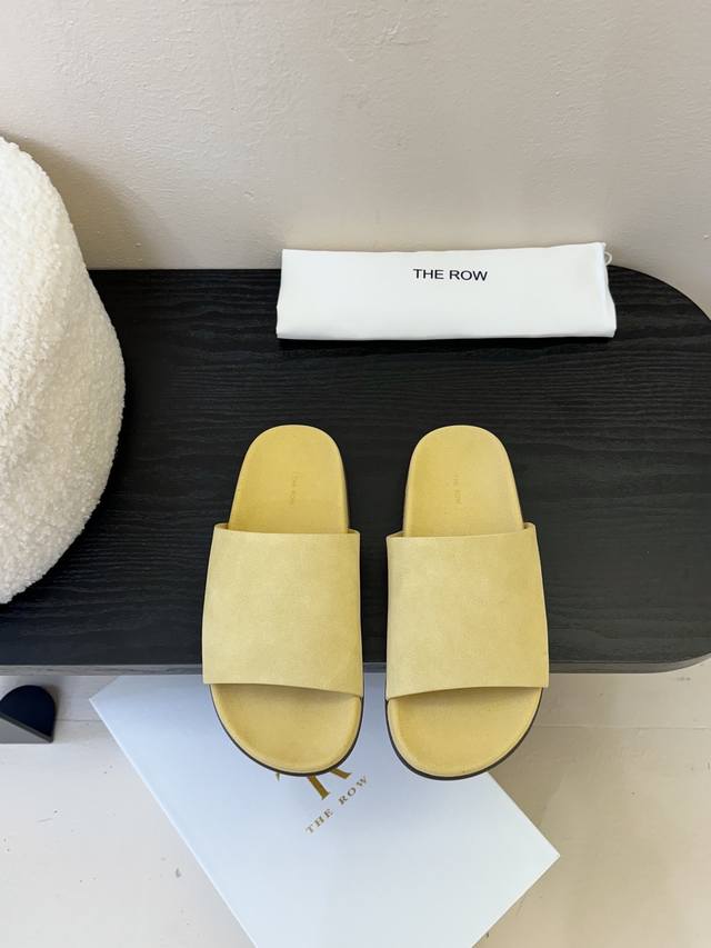 the Row 25Ss Spring And Summer New Simple Wrinkled Flat Flip Flops Therow's C