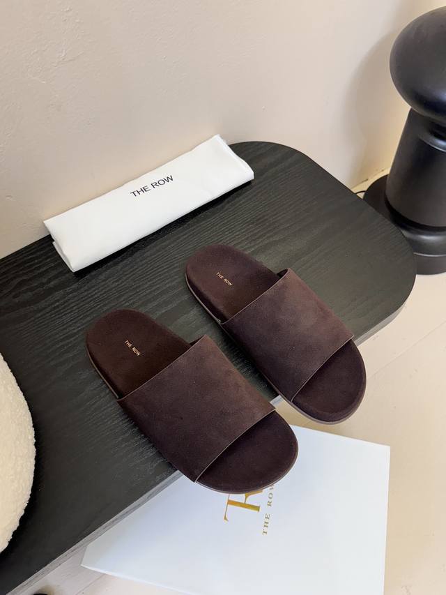 the Row 25Ss Spring And Summer New Simple Wrinkled Flat Flip Flops Therow's C