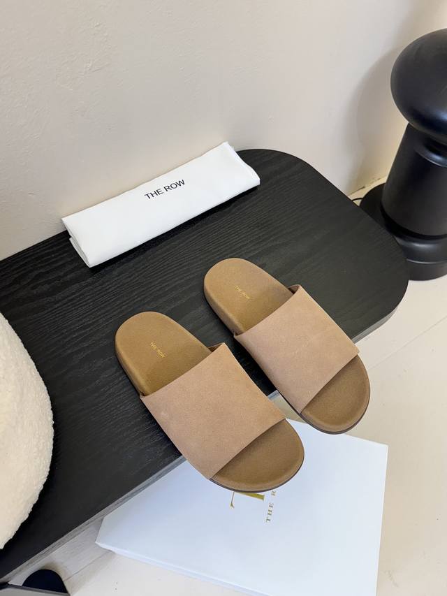the Row 25Ss Spring And Summer New Simple Wrinkled Flat Flip-Flops Therow's C