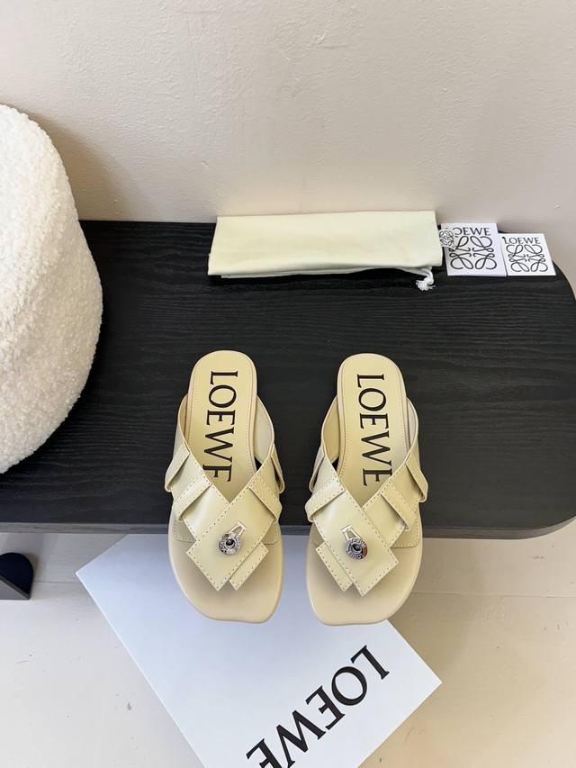 Flat Bottom Mid Heel Loew* 25Ss Thong Leather Slippers Effortlessly Stylish Slip