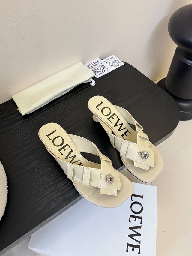 Flat Bottom Mid Heel Loew* 25Ss Thong Leather Slippers Effortlessly Stylish Slip