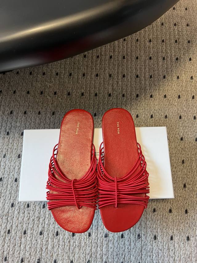 the Row 25Ss Woven Flat Slippers The Flexible Thin Ropes Are Interwoven Like