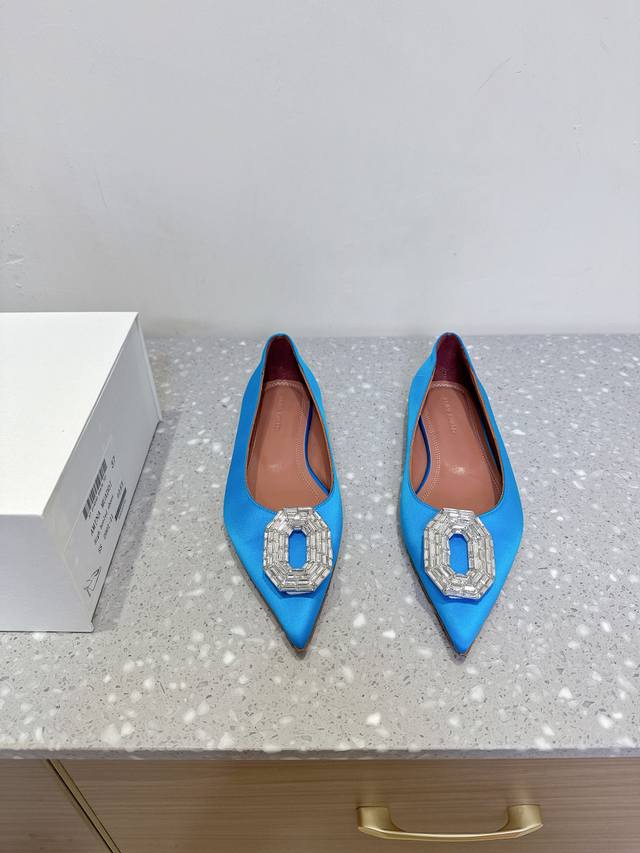 amina Muaddi Amina 25Ss Spring And Summer New Pointed Flat Shoes Are The Drea