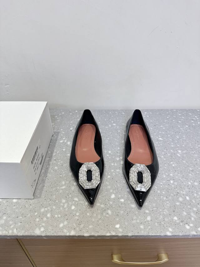 amina Muaddi Amina 25Ss Spring And Summer New Pointed Flat Shoes Are The Drea