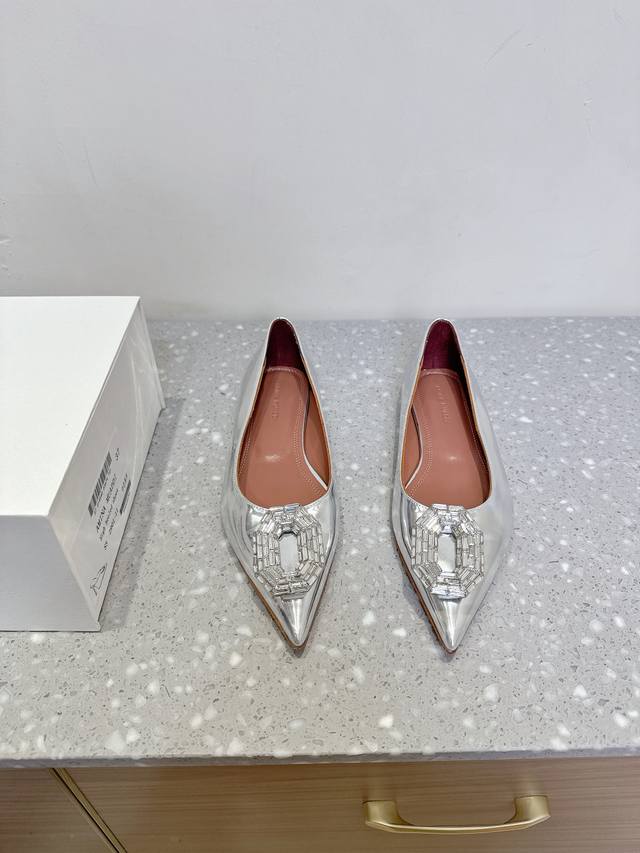 amina Muaddi Amina 25Ss New Spring And Summer Pointed Flat Shoes Are The Drea