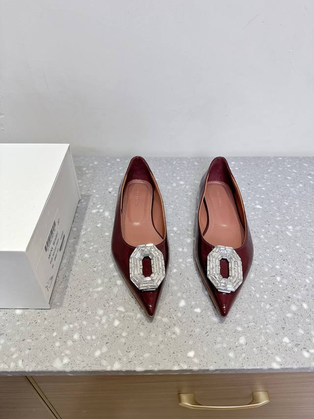 amina Muaddi Amina 25Ss Spring And Summer New Pointed Flat Shoes Are The Drea