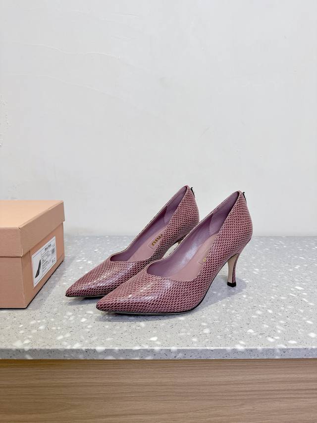 miumiu Miu Miu 25Ss New Spring And Summer Retro Pointed High-Heeled Shoes Fre