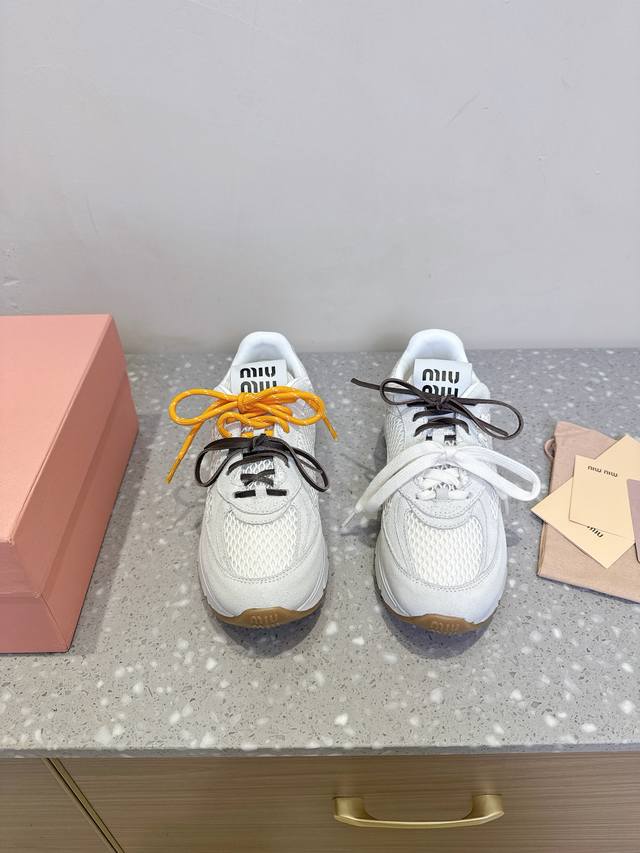 miu Miu 25Ss Spring And Summer New Retro Color-Brushed Dad Shoes . Popular Sp
