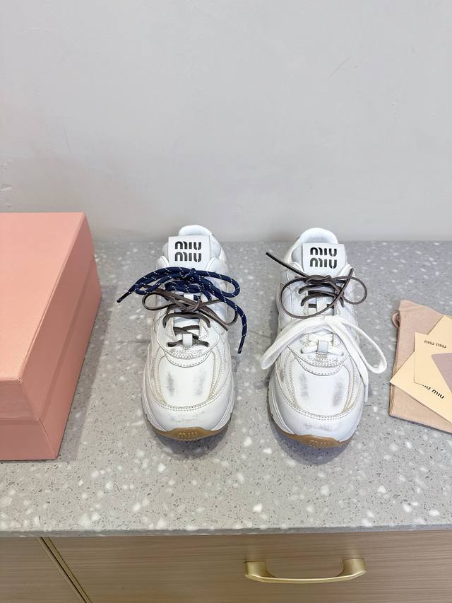 miu Miu 25Ss Spring And Summer New Retro Color-Brushed Dad Shoes . Popular Sp