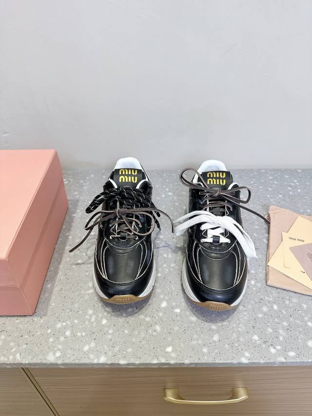 miu Miu 25Ss Spring And Summer New Retro Color-Brushed Dad Shoes . Popular Sp