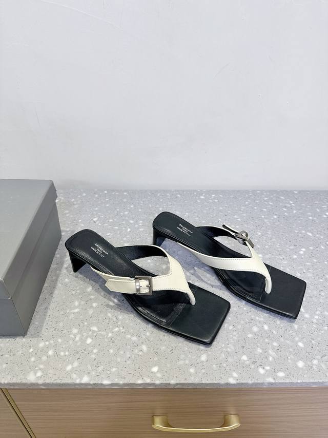 balenciaga Balenciaga 25Ss New Spring And Summer Square-Toed Buckled Flip-Flo