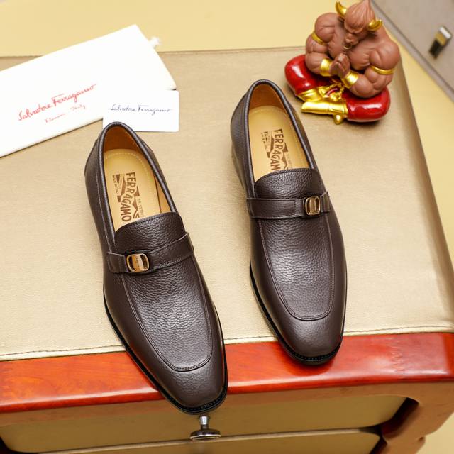 New company-level Dg shoes Dolce & Gabbana D&G sneakers 2025 new style, the foll