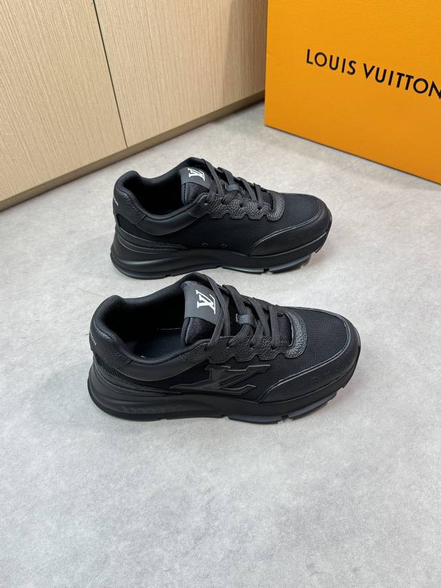 Nike Vomero 18 Thick-soled Heightened Daddy Sports Running Shoes. The new Vomero