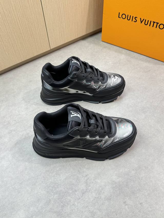 Nike Vomero 18 Thick-soled Heightened Daddy Sports Running Shoes. The new Vomero