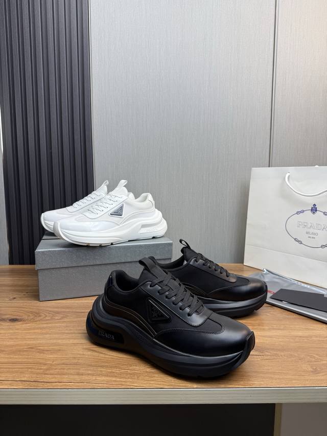 Nike Vomero 18 Thick-soled Heightened Daddy Sports Running Shoes. The new Vomero