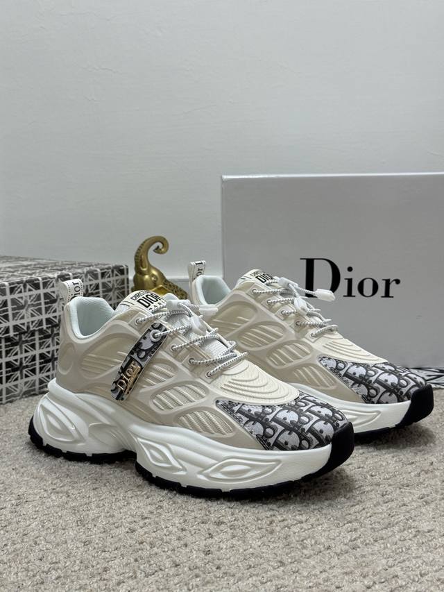 Corporate Lv Skate Sneaker Louis Vuitton's new 2025 sports sneakers debuted at t