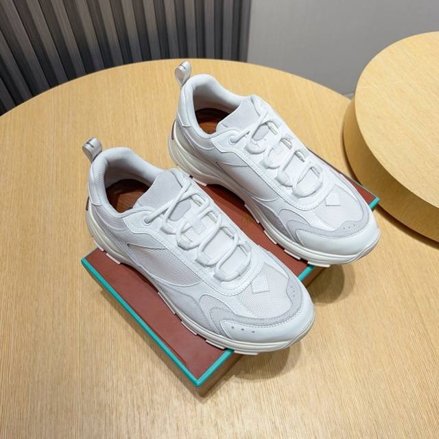 Genuine On Cloudnova all-weather lightweight shock-absorbing comfortable breatha