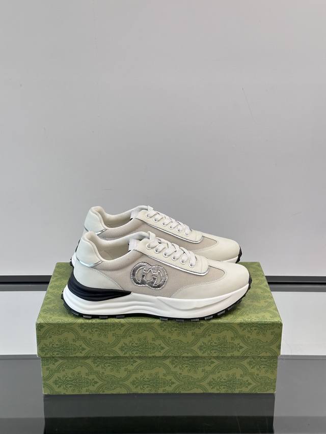 Corporate Dior Dior high-end luxury brand highlights high-end temperament Dior s