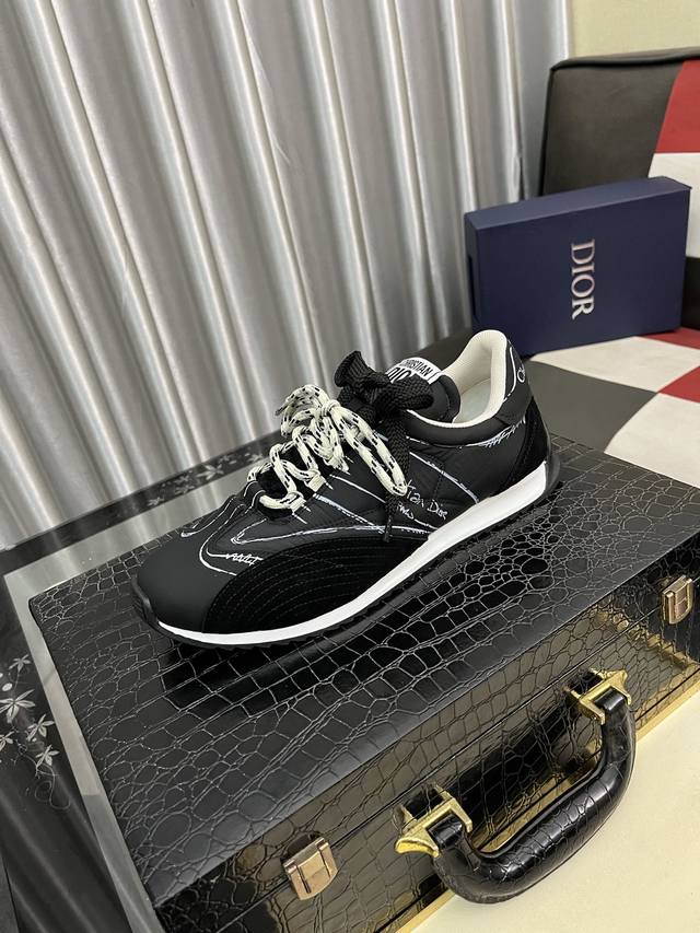New Company-level Hoka One One Men's and Women's Mafate X Cross-country Running