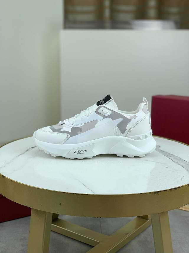 Nike Vomero 18 Thick-soled Heightened Daddy Sports Running Shoes. The new Vomero