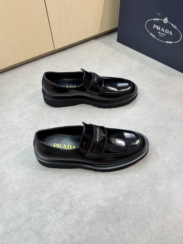 Classic New Style 2Vh047 Arrival Original goods Made of imported nylon, Saffiano