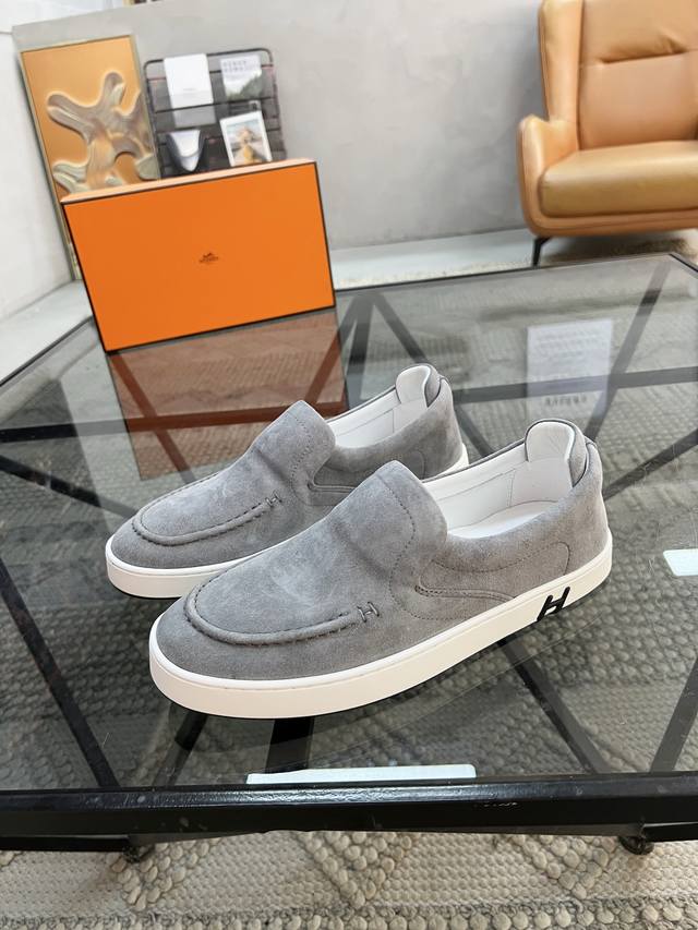 Original product available at the counter Original quality Fendi men's messenger