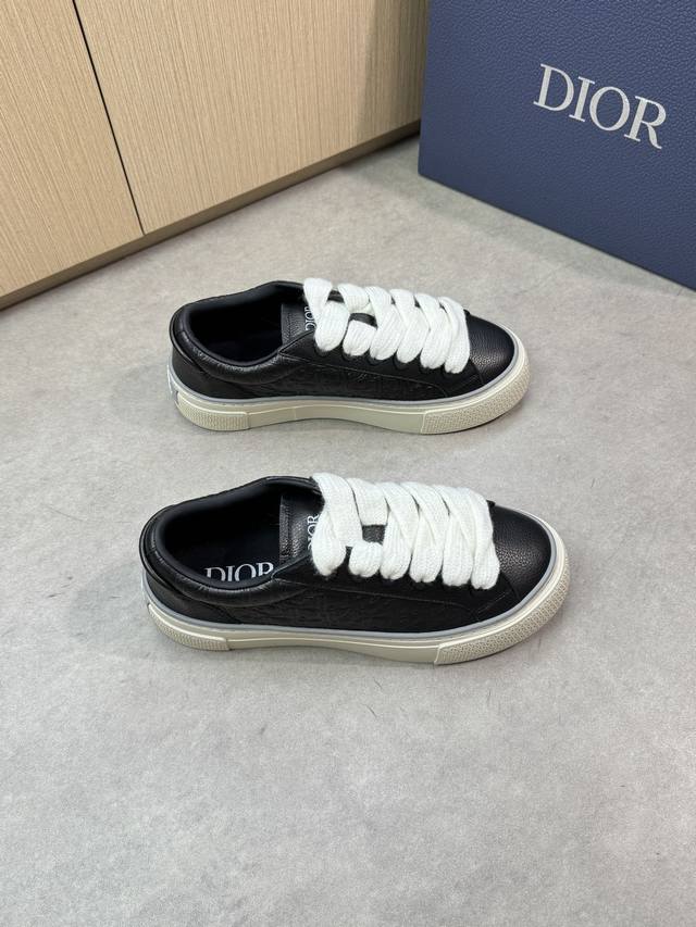 Original quality with full counter packaging, classic and fashionable Coach clas