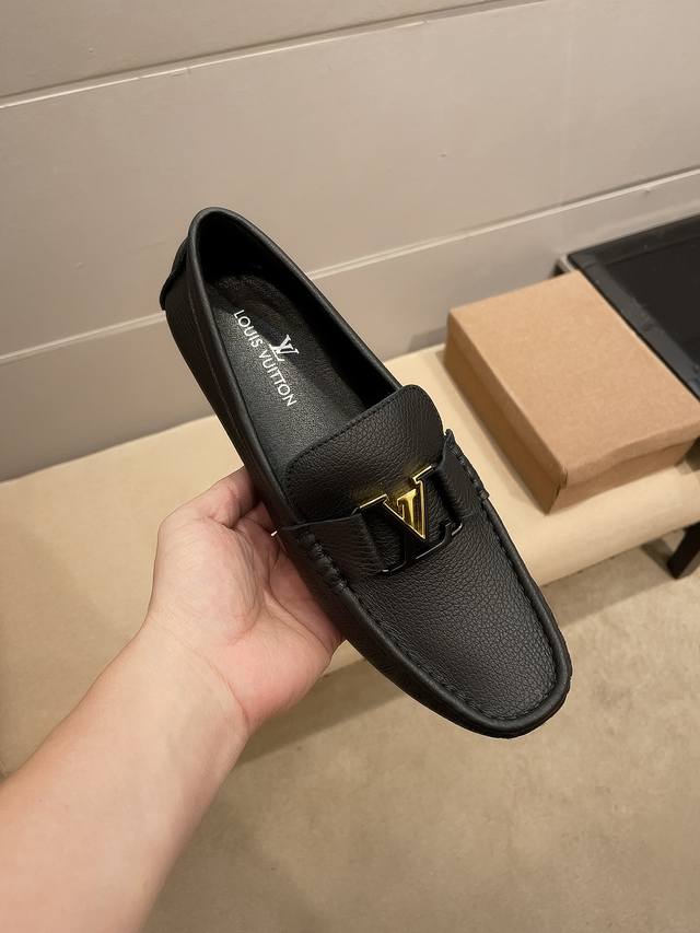 Yves Saint Laurent 7201 Color Black Red Size: 11*10*2 YSL counters are now avail