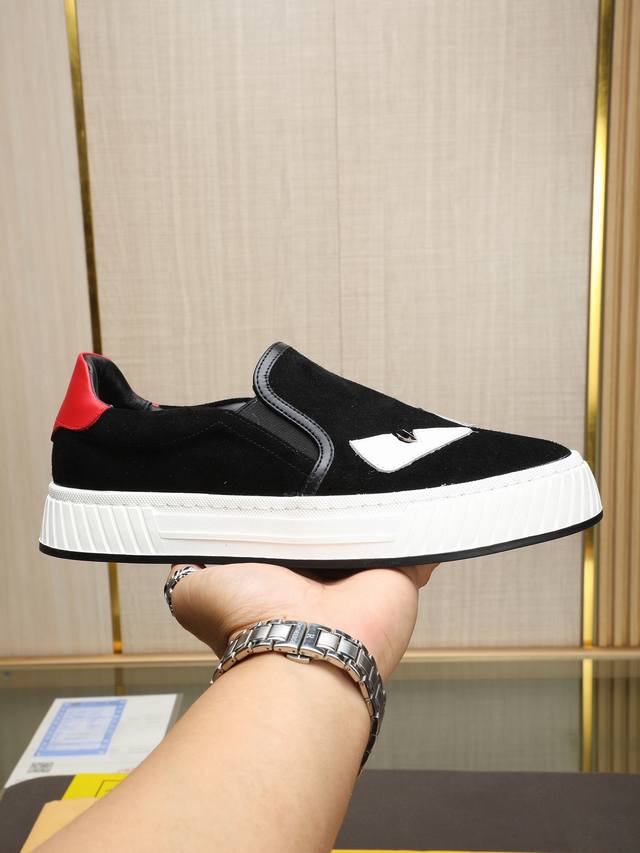 Original quality perforated Brand: Gucci G women's Color: black Buckle: gold and
