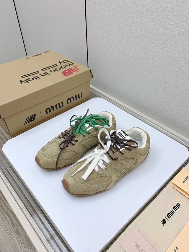 Guccl 6881 Color Brown and White Size 19*10.5*3.5 Gucci new model in stock Exclu