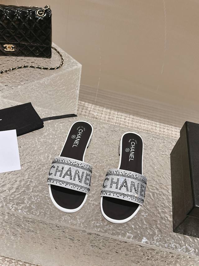 Dior 2387 Color Black Pink Gray Size 11*8.5*3 New arrival from Dior! This mini L