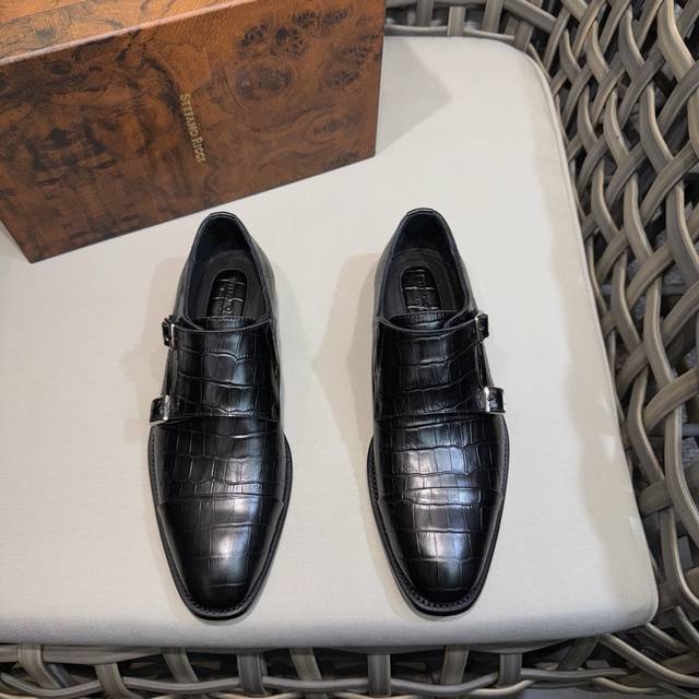 Color Black Size 11X10 The elegant Mylockme wallet made of soft calfskin echoes