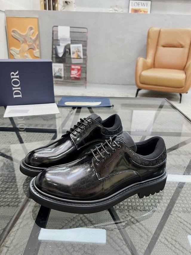 Counter quality, original leather, model number 742360 Powder leather size: widt