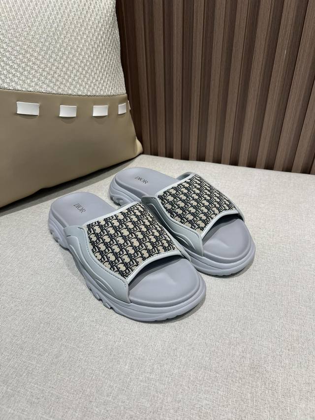 Counter quality, original leather, model number 742360 silver size: width 21X he