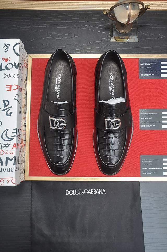 Original quality perforated Brand: Ermenegildo Zegna Men's Color: Black Buckle: