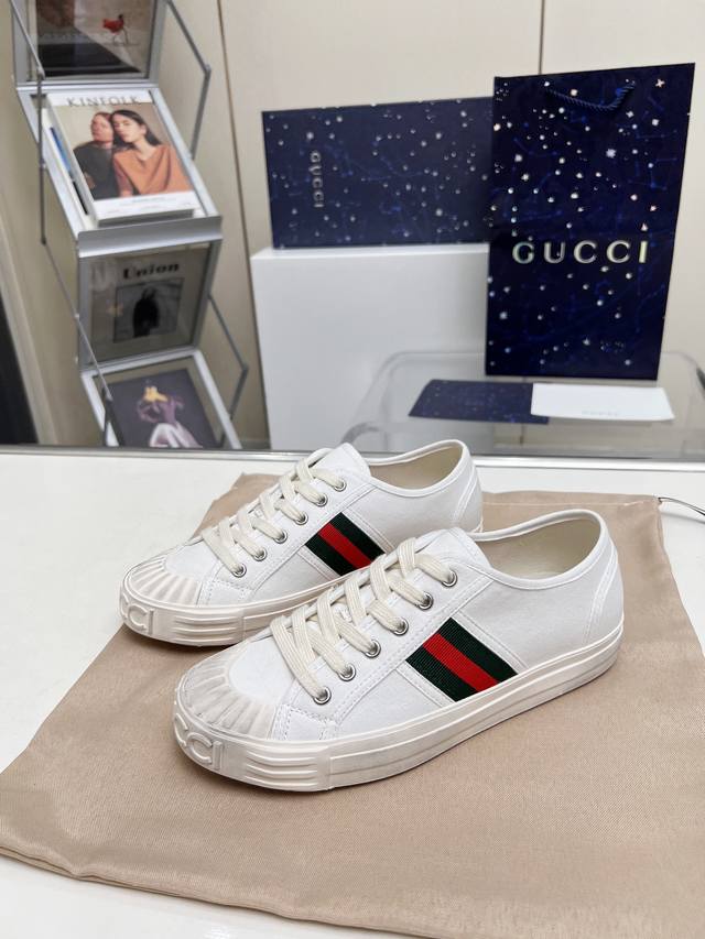 Gucci 3.8cm popular pin buckle belt is made of cowhide, elegant and energetic br
