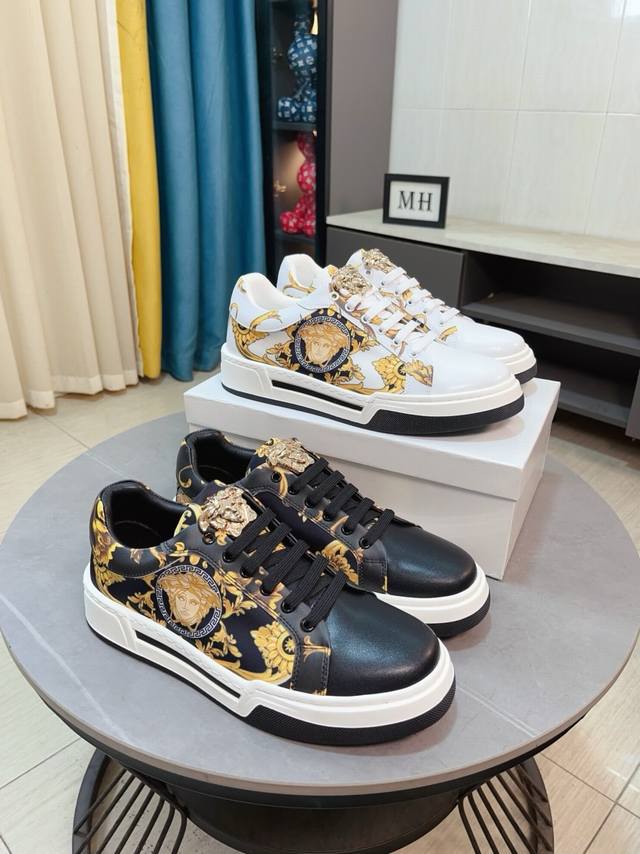 Color Rose Red Green Blue Size 11X8.5X3.5 Model M13619 Takashi Murakami Collabor