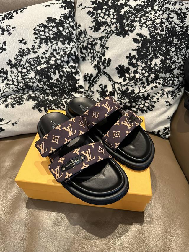 Original model: 529-4 Black Versace top original, Versace chest bag popular Vers