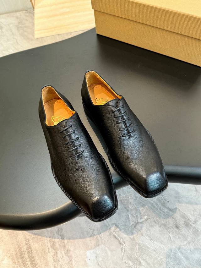 Brand: Givenchy Grade: Top leather, classic hot-selling counter sales, oil edge