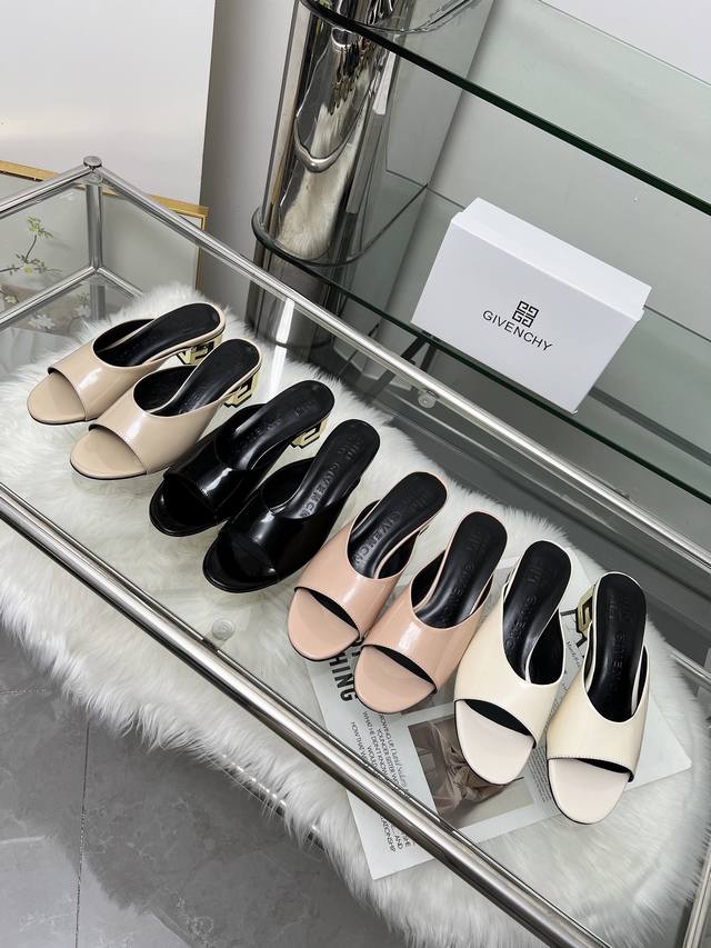 Color Black Size 11*10*2 New Gucci products are on sale now! Made of top-grain c