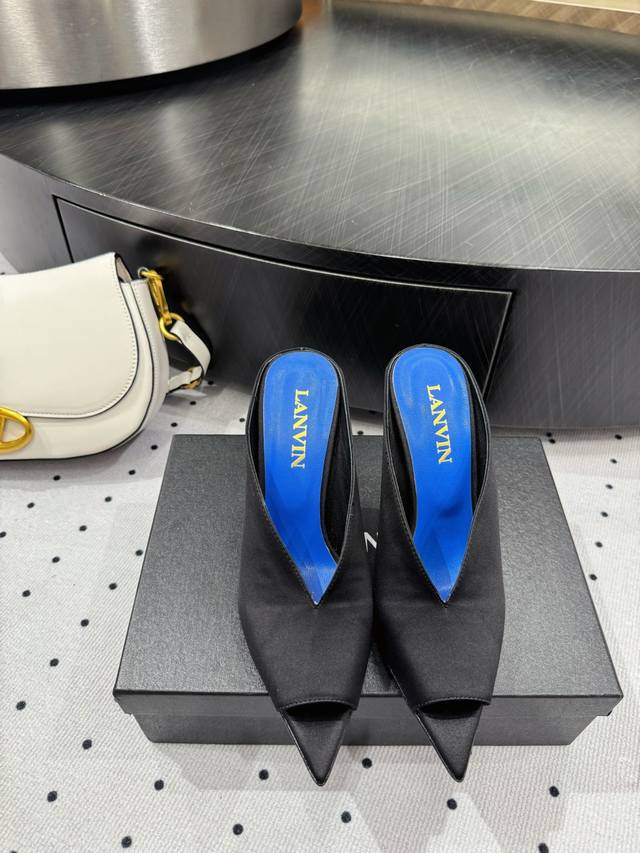 Color Black Pink White Size 11*9*3 Gucci counter synchronization, the new Ophidi