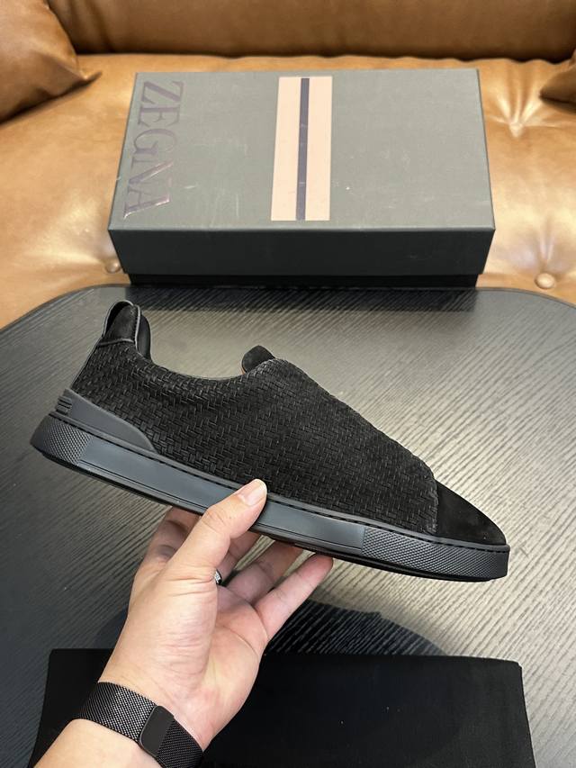 Dior 797 Color Black Red Size 11.5*9*2 The latest model from Dior is now availab