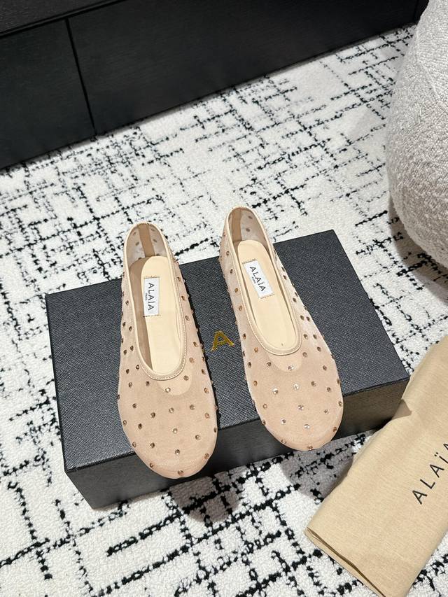 Ferragamo universal model Width: 3.4cm New style with new style Exquisite buckle