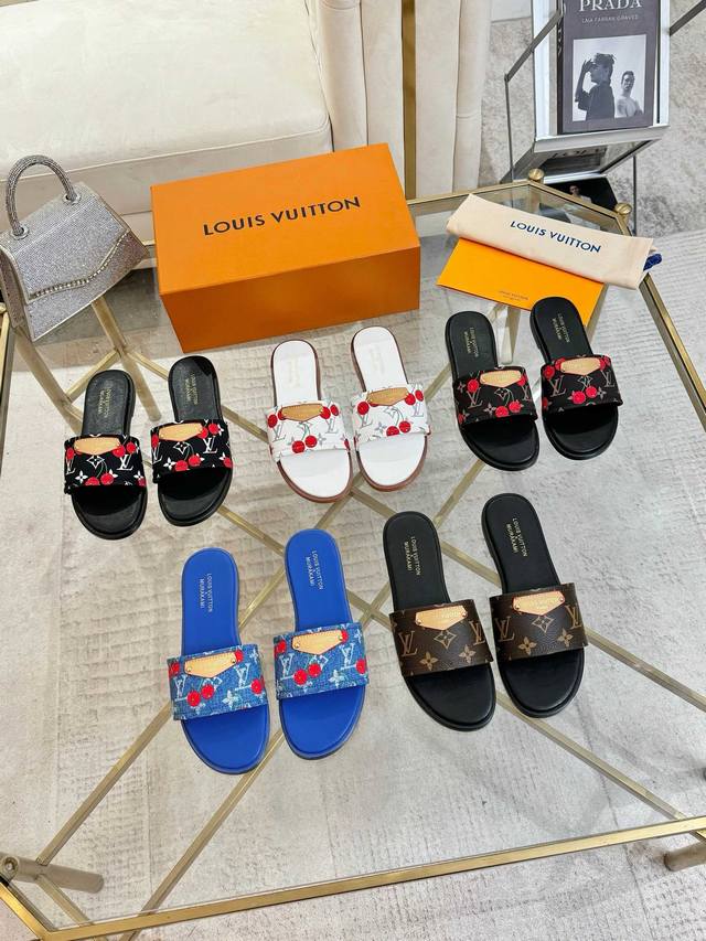 Original quality perforated Brand: Gucci G men's Color: black Buckle: gold and s
